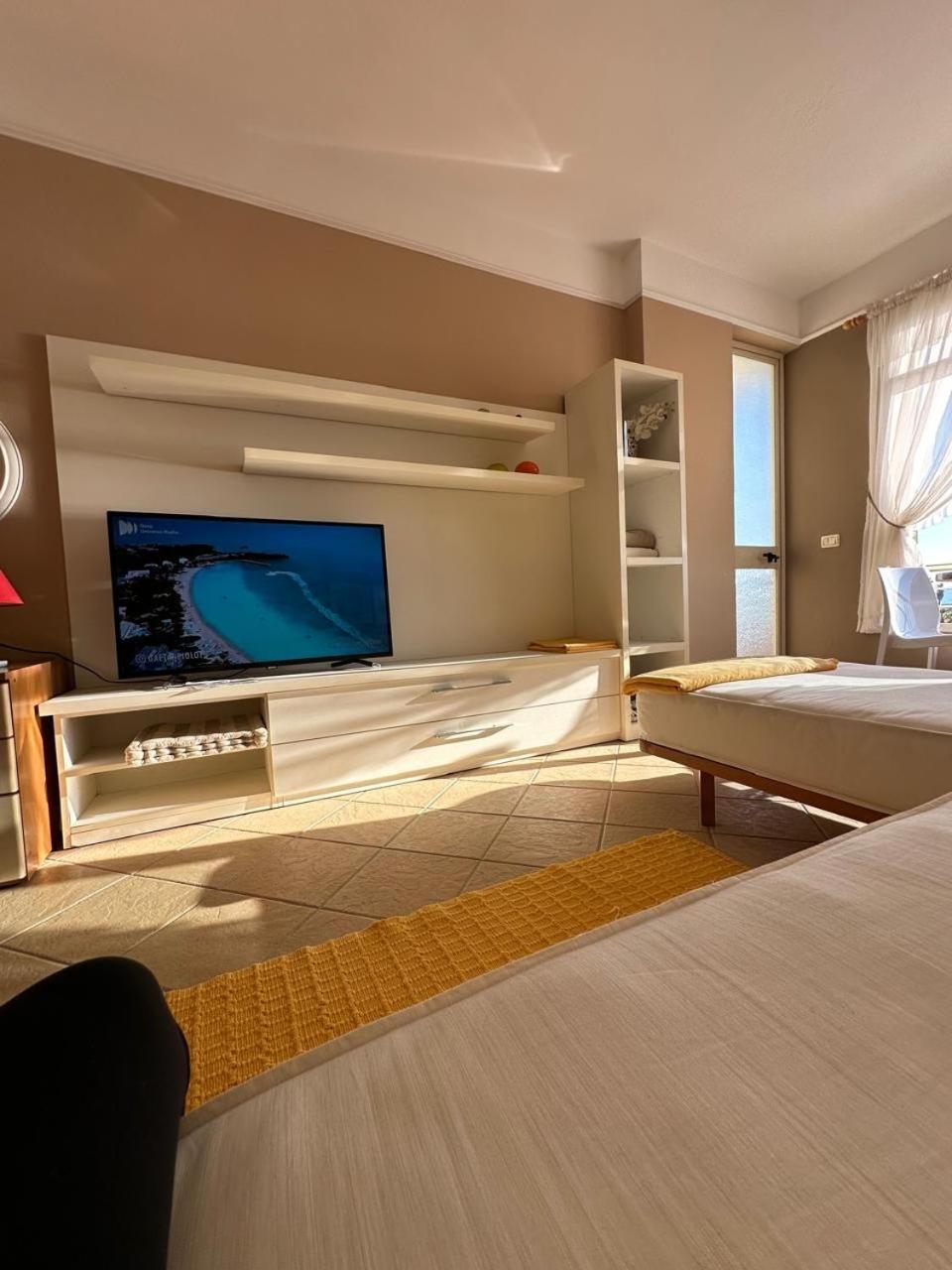 Beach View! Seaside Apartment Durrës Buitenkant foto
