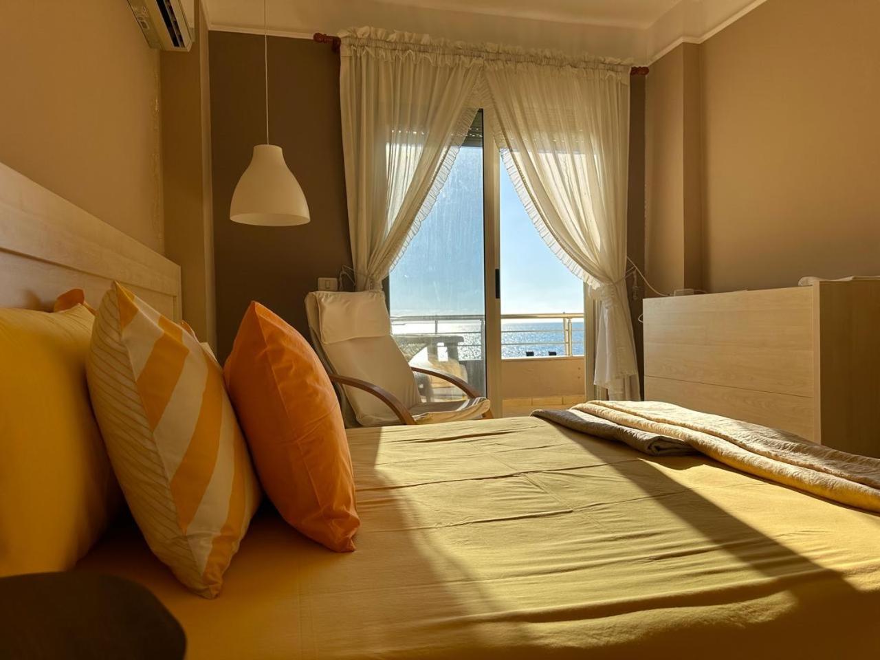 Beach View! Seaside Apartment Durrës Buitenkant foto